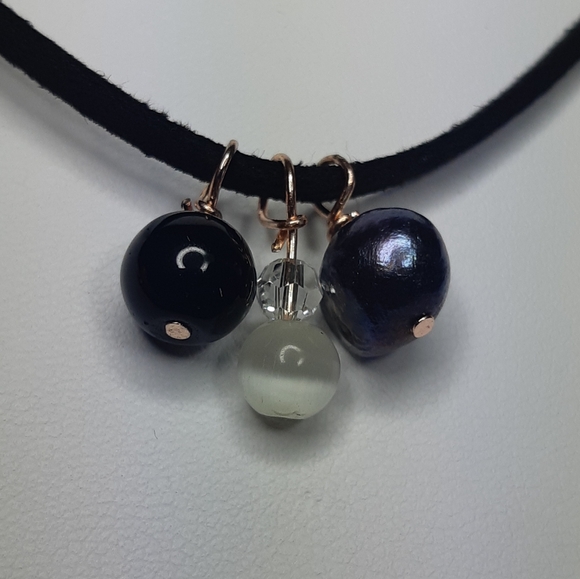 Genuine Onyx, Peacock Pearl, White Cat's Eye Necklace - Picture 2 of 3